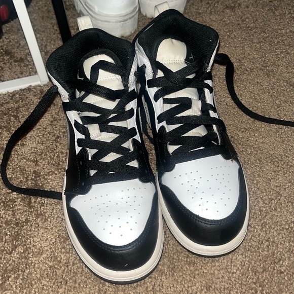 Nike Jordan 1 mid